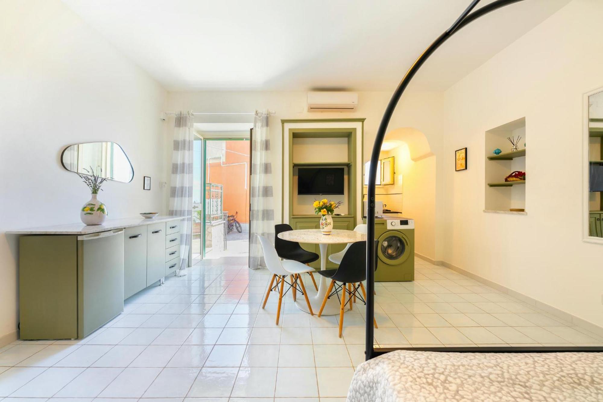 Da Letizia Casa Vacanze A Procida Extérieur photo