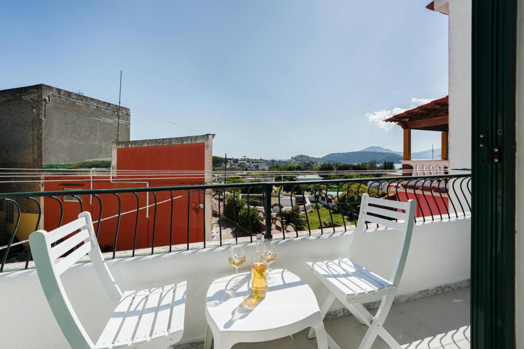 Da Letizia Casa Vacanze A Procida Extérieur photo